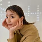 Aya Asahina Instagram - . . 4月頃から愛用しているMQURE🧡 髪と頭皮の潤いに着目したブランドで、 頭皮のケアもできるからか、最近髪の調子もいい！！🫶 . 色んな髪悩みがあると思うけど、 この季節でいうと紫外線のダメージや 湿気からくるうねりが気になる、、。 でもそれも潤いが大事なんだって🥰 . しかも頭皮もケアできるって、 この季節にはなおさら嬉しいよね🧡 . 日々のケアを大事にしよーっと！ . #MQURE #美髪ケア#頭皮ケア#ヘアケア#シャンプー #マツキヨ #ココカラ @mqure.official