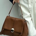Aya Asahina Instagram - . . . chloe new bag “Penelope” . メゾンのヴィンテージジュエリーから インスピレーションを得た、 アイコニックなメタリッククロージャーが特徴🤎 . カジュアルに合わせてみました🤎 . @chloe #chloe