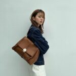 Aya Asahina Instagram - . . . chloe new bag “Penelope” . メゾンのヴィンテージジュエリーから インスピレーションを得た、 アイコニックなメタリッククロージャーが特徴🤎 . カジュアルに合わせてみました🤎 . @chloe #chloe