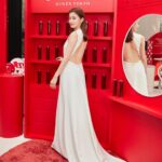 Aya Asahina Instagram - . . SHISEIDO オイデルミン♥️ オイデルミンはギリシャ語で「良い」「皮ふ」を 意味するらしい。 . POPUPでは、 SHISEIDOが1897年に初めて発売した化粧水 オイデルミンの歴史を知る事ができました。 . スキンケアとサステナビリティの両面において 革命的技術を搭載し、 「オイデルミン エッセンスローション」として 生まれ変わります。 環境にも優しいレフィル対応🥺 . POPUPは２/２３〜銀座で開催されます。 そしてオイデルミンが発売されるのは３/１♥️ 気になる方は、ぜひチェックしてみてください。 . @shiseido_japan #目覚めるつや肌　#オイデルミン #SHISEIDO #資生堂　#PR