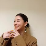Aya Asahina Instagram - . . 沢山のコメントありがとうございました！ 無事に出産を終えたら、 改めてご報告させてください🍀 . . 本日は収録に行ってきました💓 沢山笑って、楽しい現場でした🫶 . .