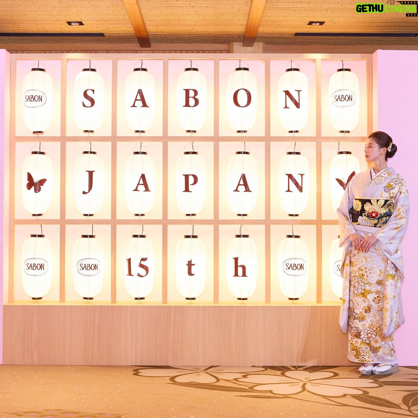 Aya Asahina Instagram - . . SABON日本上陸15周年を記念した「Sakura Bloom Collection」🌸 . 2/15~2/23まで伊勢丹新宿店本館1階 プロモーションスペースにて、 先行発売ホップアップストアがオープン💓 . 春の空に咲く清らかなフローラルグリーンな香りと 春らしいパッケージでとても可愛かった♡ . @sabon_japan #sabon #サボン #SABONサクラブルーム#sabonjapan15th #サボンノサクラ