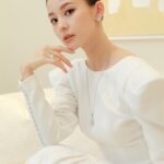 Aya Asahina Instagram - . . -CHAUMET- . 9/14に本日、銀座エリア3店舗目となる ブティックをGINZA SIXにオープンします💙 . ラグジュアリーでとても素敵な空間でした🤍 . #chaumet @chaumetofficial