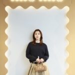 Aya Asahina Instagram – .
.
Miu Miu 「MIU FRAME」🖤
.
デザイナーのミウッチャ プラダが表現する女性像は
自由で強く、意志があり、自立した女性が特徴だそう🤍
.
バックをはじめ洋服やローファー小物まで、
ベーシックなアイテムが多く、
とても可愛かった🖤
.
期間は1/25～2/7まで、
伊勢丹新宿店本館1階 ザ・ステージにて、
2023年春夏コレクションの新作を取り揃えた
ポップアップストアがオープンされます。🫶
.
@miumiu 
#MiuMiu #MiuFrame