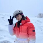 Aya Asahina Instagram - . . 報告があります。 8年間番組アシスタントとして務めてきた、 「チャリダー」を卒業する事になりました。 . まずは8年間も番組アシスタントとして居れた事、 本当に幸せでした。ありがとうございます♥️ それは共演者の皆様をはじめ、スタッフの皆様、 そしていつも応援してくれていたファンの皆様が いてくれたからだと思います。 . チャリダーを見てくださっていた皆様から、 時々「彩ちゃん番組卒業するんですか？」っと声を かけられるぐらい、 番組に出演できない時期がありました。 私自身、心苦しい時もありましたが、 それでもチャリダーの番組の皆様は、 いつも温かく迎えいれてくれました💓 本当にありがとうございます。 だからこそ8年間も関わる事ができたのだと思います。 . 私が東京に上京して最初に決まった番組が、 「チャリダー★」でした。 だからこそ私自身の思い入れも強い番組です。 最初は右も左も分からず、 うじきさんの隣で笑ったりする事しかできず、 カンペを読む時も沢山噛むし、、。 ↑これは今も変わってないけど。笑🤣 でも8年間も皆さんと過ごしていると、 家族のような雰囲気がスタジオには流れていて、 その空間が私は大好きでした！！ . 番組の仕事を一から教えてくれた、 「チャリダー★」にはとても感謝しております。 書いたい事は沢山あるけれど、 番組の中でも思いを話させて頂きました。 . ですので、本日3/18 18:00からNHK BS-1で放送を 見て頂きたいです！🫶 青森の絶景旅を行いレギュラー陣でレースに出たり 8年間の思い、自分の感じた事を全てお話しました。 ぜひご覧ください！！ . . #うじきつよし　さん #猪野学　さん #竹谷賢二　さん #本当にありがとうございました . #チャリダー #卒業　#朝比奈彩 https://www.nhk.jp/p/charida/ts/GNLPYLVKGP/