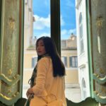 Aya Omasa Instagram - ローマ、ベネチアに Preciousの撮影で行ってきました！ 1週間天気にも恵まれ、素晴らしい撮影が出来ました🌅🧡 ローマでは念願の @bulgari 本店にも！ そして、去年できたばかりの #BulgariHotelRoma にも宿泊することができ、どこを切り取っても美しい店内、お部屋で写真を撮りすぎてしまいました🤭 少しイタリア撮影のお写真続きますがお付き合いくださいませ！