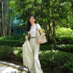Aya Omasa Instagram - #今日の絢服 この時期はジャケットスタイルとトレンチコートが多め🤍🐩🪽 👜 #louisvuitton 👕 #louisvuitton 👖#jacquemus 🧥#auralee 🕶️#grntlemonster @louisvuitton #LVfashion
