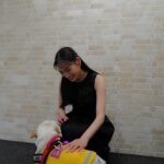 Aya Omasa Instagram - 生きとし生けるもの 本日夜8時から放送です！ 昨日は会見があり、皆さんの撮影時のエピソードや思いを聞き胸が熱くなりました。 GW最終日 🏠で是非！ そして、テレビ東京と言えば 長年お世話になったどうぶつピース のぴーすが応援にかけつけてくれました😭✨ 昨日の衣装は dress #BrunelloCucinelli jewelry #bvlgari