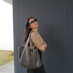 Aya Omasa Instagram – #今日の絢服

段々春が近づいてきたかな？🌸

tops #milaowen 
glasses #gentlemonster ✖️#maisonmargiela 
bag #YSL #サンローラン

#pr