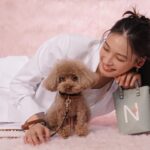Aya Omasa Instagram - ヴァレンティノ ガラヴァーニ “ロックスタッズ ペット”インストアイベントになちゅと行ってきました🐶❤️ 毎回🐶と一緒に行けるこのイベントが楽しみに…！ 鞄や靴にイニシャルと絵を描いてもらえる期間限定ショップ、是非遊びに行ってみて下さい✨🦜🐇🐈 #RockstudPet #ValentinoGaravani @MaisonValentino #pr ヴァレンティノ 銀座にて、 5月12日（日）まで開催中🐶❤️