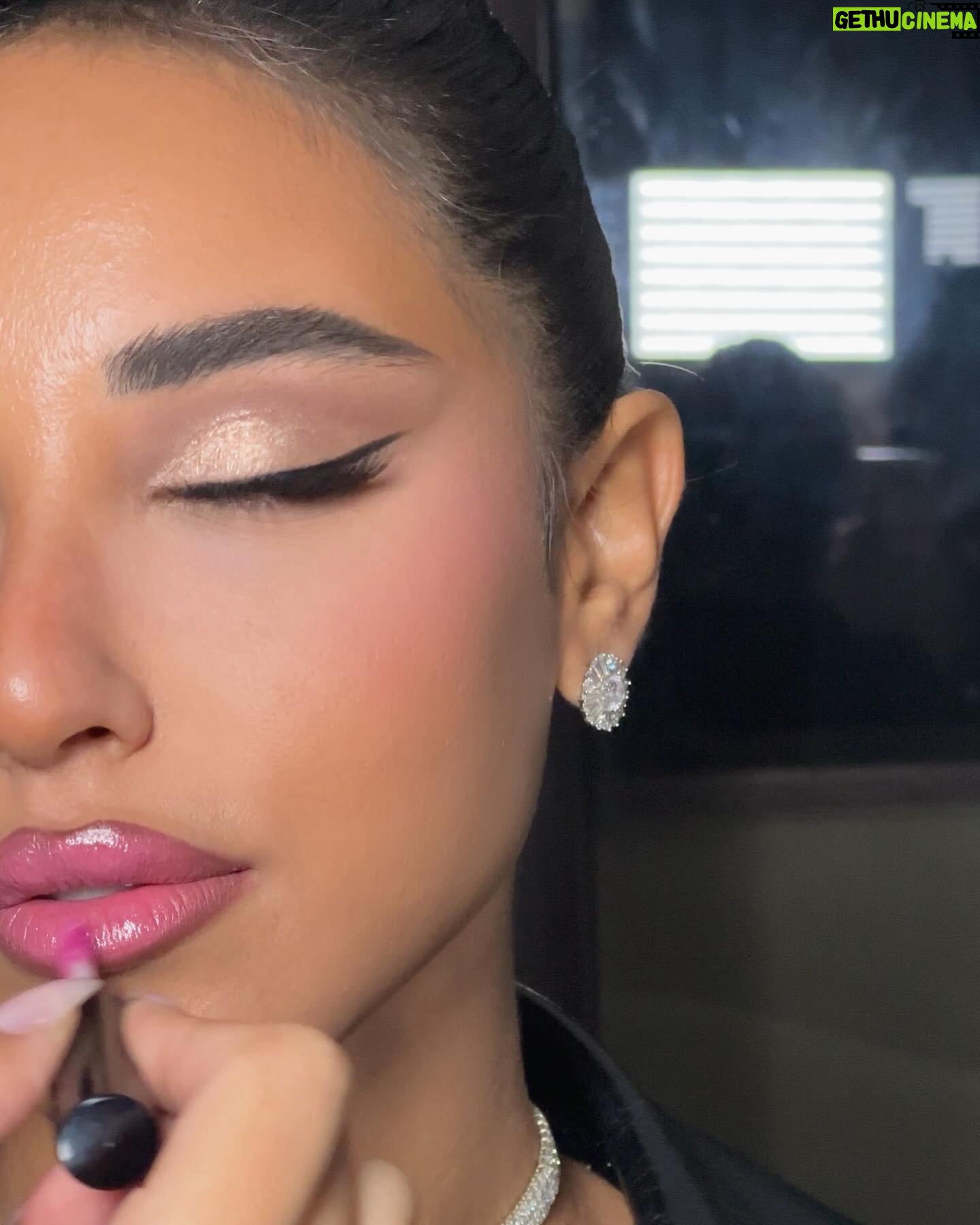 Aya Samaha Instagram - Close ups of my beauty queen @ayahsamaha ✨ #duhasmakeup