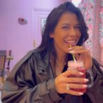 Ayem Nour Instagram – Coucou tout le monde, je vous laisse voir cette petite vidéo où j’ai eu la chance d’être invitée au Flam&Go 🦩

Je vous laisse l’adresse de ce lieu fort sympathique ! 

Flam&Go 🦩
184, rue Saint Maur 
75010 PARIS

@flam.ingoofficiel 

À très vite pour de nouvelles aventures ❤️
#Brunch #invitations #foodporn
