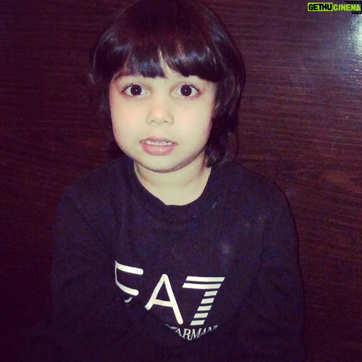 Ayesha Takia Instagram - This is his Drama after eating chaat Masala 🤣🤣🤣 #NAUTANKI #dramaKING 🤣🤣🤣🤣🤣 #MikailAzmi