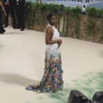 Ayo Edebiri Instagram - FIRST MET THANK YOU @loewe and @voguemagazine 🫶🏾