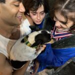 Ayo Edebiri Instagram – immensely proud of my union and grateful to our union siblings who fought alongside us — every film and tv project made is a miraculous act of chaos, community and care 🖤

some pics from one in particular I’m so proud of and grateful to have been a part of. I definitely didn’t take enough photos but I’ve got so much love and gratitude for everyone who, in the midst of termite mating season and the brink of hurricane season, banded together to do something unbelievably dumb and fun. love love love our cast and crew and Emma and Rachel for even thinking of me for this and everyone who watched and shared while we couldn’t promote okay bye…my next post will be like one picture and one word, sorry