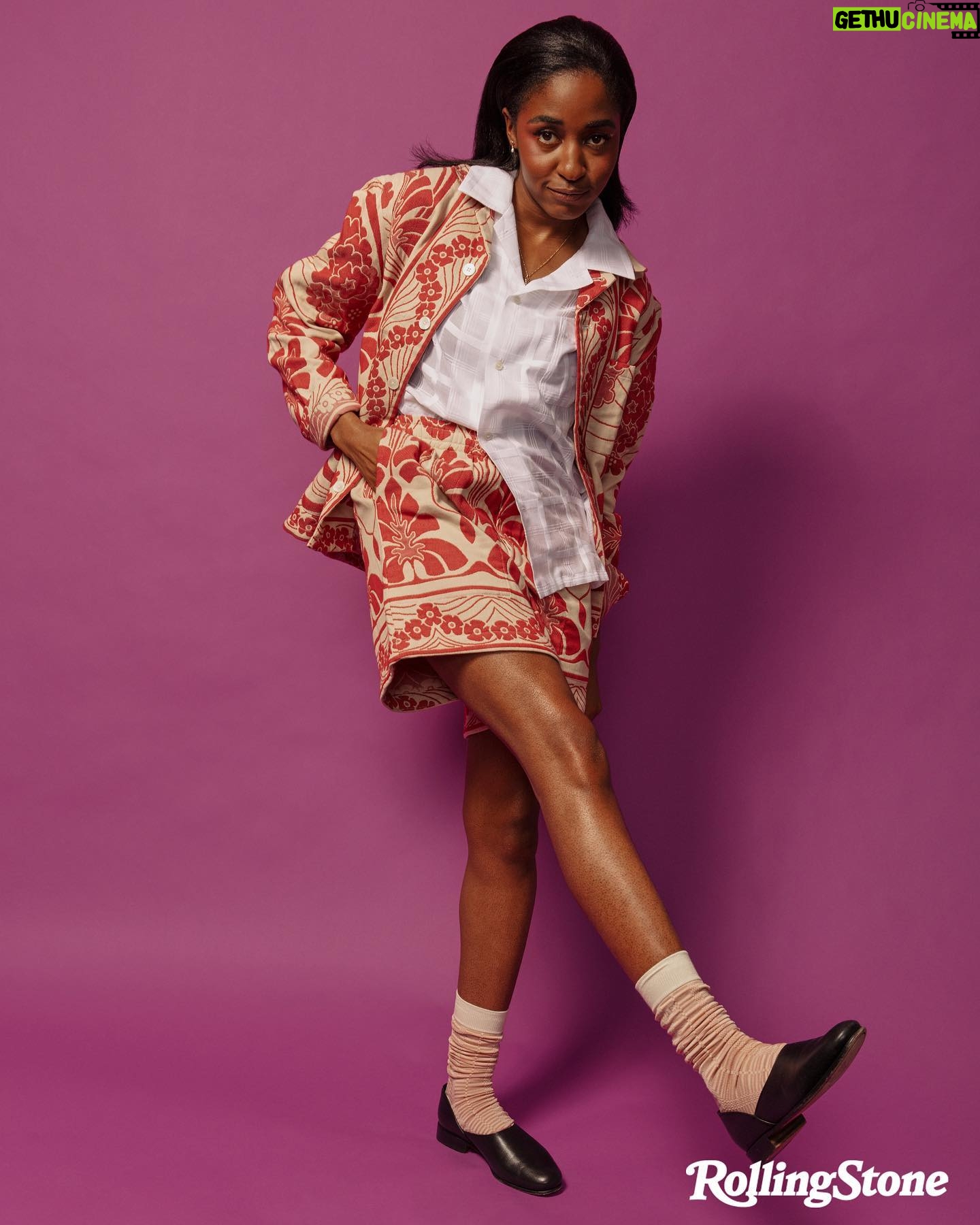 Ayo Edebiri Instagram - thank u @rollingstone 🙇🏾❣️ and massive thank yous to Photographer @gioncarlovalentine Writer @zoectjones Styling @laura_sophie_cox Hair @cheryltbergamyhair Makeup @killahcamz Nails @nailsbymamie Photography assistance @bluenosedelight Fashion assistance @maggiezoanetti Producer @photoeditorjoe