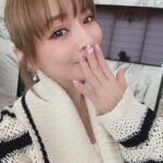 Ayumi Hamasaki Instagram - 🎀💅✨ ピンクパープル系の色んな質感にリボン🎀✨🎀 いつもの超高速メンバーで、いつもの話題をしながら。笑 @deeeeeenden @nailist___shu @nailfuor