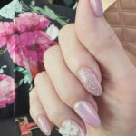 Ayumi Hamasaki Instagram - 🎀💅✨ ピンクパープル系の色んな質感にリボン🎀✨🎀 いつもの超高速メンバーで、いつもの話題をしながら。笑 @deeeeeenden @nailist___shu @nailfuor