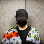 Ayumi Hamasaki Instagram – 昨日の夜、一年前のカメラロールを見ていた。

いつかの遠くのゴールを手探りでただひたすらに、がむしゃらに目指している私達が居た。あの頃は本当に毎日リハーサルやってもやっても終わらなかったなぁ。

チケット予約スタートしたらTAでSOLD OUTが相次いで一般席が用意出来なくなって、TAツアーじゃん！てなったのも懐かしいなぁ。今日も激戦を勝ち抜いた皆が集まってくれていると聞きました。昨夜緊急会議をして、見にくかったり聴こえづらかったり身動きとりづらかったりが多少あるかも知れないけれど、ギリギリまで機材をつめて1人でも多くTAが入れるようにしよう！となり、今日スタッフの皆様が頑張って下さり当日券を出せる事になりました。

沖縄ファイナル2daysを残し、いよいよ今夜18:30〜大阪で三幕セミファイナル。どんなステージを一緒に創れるかな✨✨✨(福井、石川は振替限定公演をお届けする予定です☺️) 

宜しくお願いいたします！

#ayu47都道府県tour 
#大阪TA
#遠征組TA
#49公演目🙏