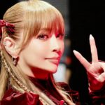 Ayumi Hamasaki Instagram - 千鳥かまいたちアワーありがとうございました🙏 ダーツの神様が降りて来てしまい、たくさん吹かせたり拭かせたり弾かせたりですみませんでした😝💕 Tverで是非、前編後編と公開されているのて、まだの方はチェックしてみて下さい📲✨ #ちどかま #千鳥かまいたちアワー #ダーツの神降臨