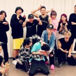 Ayumi Hamasaki Instagram – 昨日の夜、一年前のカメラロールを見ていた。

いつかの遠くのゴールを手探りでただひたすらに、がむしゃらに目指している私達が居た。あの頃は本当に毎日リハーサルやってもやっても終わらなかったなぁ。

チケット予約スタートしたらTAでSOLD OUTが相次いで一般席が用意出来なくなって、TAツアーじゃん！てなったのも懐かしいなぁ。今日も激戦を勝ち抜いた皆が集まってくれていると聞きました。昨夜緊急会議をして、見にくかったり聴こえづらかったり身動きとりづらかったりが多少あるかも知れないけれど、ギリギリまで機材をつめて1人でも多くTAが入れるようにしよう！となり、今日スタッフの皆様が頑張って下さり当日券を出せる事になりました。

沖縄ファイナル2daysを残し、いよいよ今夜18:30〜大阪で三幕セミファイナル。どんなステージを一緒に創れるかな✨✨✨(福井、石川は振替限定公演をお届けする予定です☺️) 

宜しくお願いいたします！

#ayu47都道府県tour 
#大阪TA
#遠征組TA
#49公演目🙏