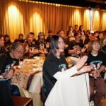 Ayumi Hamasaki Instagram - ツアークルーの皆様、演者の皆様を労う会🥂✨ こんな素敵な笑顔に溢れた会場を見渡しながら @zin_dancer_jp さんと2人で4時間ぶっ通しで司会を務めさせていただきました☺️あー写真見るだけで泣ける、やばい。笑 📷 @masayukikamo 🙏 #ayu47都道府県tour #bestcrew