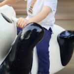 Ayumi Hamasaki Instagram - GW with lil ones 👦🏻👦🏻🐶🐶🐶🐶🐶 #リクエストは車で #Zooかaquariumだった #しかし #今週だけは無理なんだと #まず渋滞がえげつないんだと #着いたとしても #更に駐車場もえげつないんだと #だから徒歩で公園がオススメだと #母は必死に説明した #伝わっただろうか #いつか理解してくれるだろう #👦🏻 #👦🏻 #コンブ #ポテト #オレオ #きびだんご #みんなはGW何するん