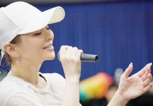 Ayumi Hamasaki Instagram - このツアー最後のリハーサルだったので、おまさ @masayukikamo が写真撮りにスタジオ来てくれた🥹🫶

これがまだ先週だなんて、びっくり！

#ayu47都道府県tour 
#最後のスタジオリハ
#ちょいちょい
#気になるとこあるやんな