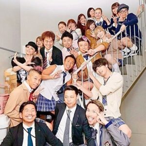 Ayumi Hamasaki Instagram - 最愛なるAスタッフとツアークルーの皆様の最強のサポートのもと、約1年間に及んだ47都道府県ツアー全53公演、本日無事に閉幕いたしました🇯🇵

Already miss them all😭✨✨

#ayu47都道府県tour 
・
・
・
#写ってないけど
#セキュリティチームも松ゴリも
#全員しっかりルーズソックス
#群を抜いて
#JKコスに1番ブチ上がってたのは
#コメです🐔

📸 @masayukikamo ☺️🙏