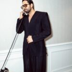 Ayushmann Khurrana Instagram - Can I call you tonight? ☎️ Not on your #TIME zone. 📕 #Time100Gala @bulgari #NY