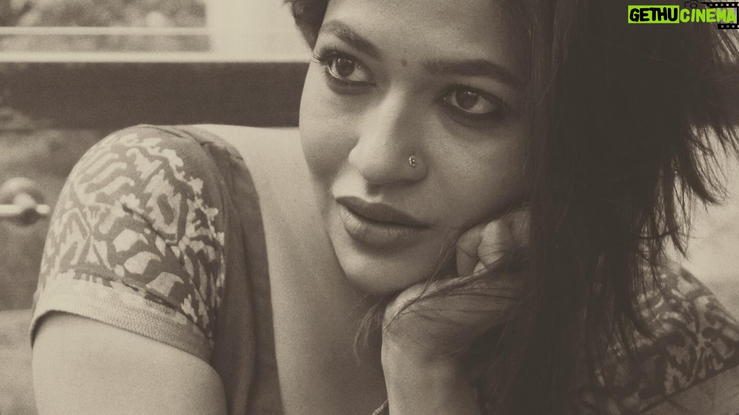 Azmeri Haque Badhon Instagram - 📸 @farihajannat_