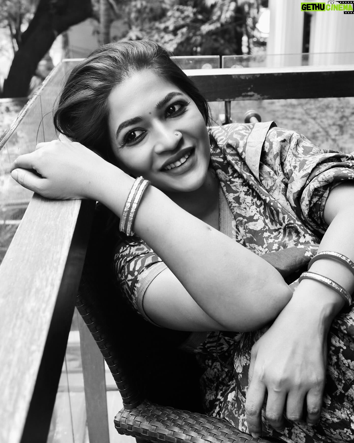 Azmeri Haque Badhon - 4.2K Likes - 📸 @farihajannat_