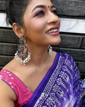Azmeri Haque Badhon Instagram - Hello world 😎! 

Jewelry @gluedtogether.handcrafted.art