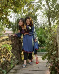 Azmeri Haque Badhon Instagram - When she is embraced by her annoying mother😎🥰!