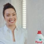 Azra Akın Instagram - Sizin evde çamaşırları kim yıkıyor? Persil, erkeklerin de çamaşır yıkamasını, böylece kadınların hayata daha çok katılmasını destekliyor. Bunun için Yanındayız Derneği ile birlikte tüm erkekleri çamaşırı #BenDeYıkarım demeye çağırıyor #işbirliği #BenDeYıkarım #Persil @persiltr @yanindayizdernegi