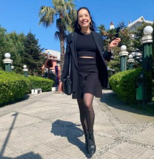 Azra Akın Instagram - 💛☀️💛