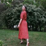 Azra Akın Instagram - Topraklanmak iyi geliyor🌿