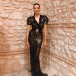 Azra Akın Instagram - Bu güzel gecede en az kızlar kadar heyecanlıyım. Az sonra buluşmak üzere ✨✨✨❤️ Yanımda olan @hknylcn @nedrettaciroglu @yasemintaciroglu @feritbelli @cigdemyartasi @yaseminzk çok teşekkürler🙏❤️ #missturkey