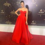 Azra Akın Instagram - Taşkent Uluslararası Film Festivali için Özbekistan’dayız. Bu güzel etkinlikte kendimi çok iyi hissetiren elbise için sevgili @ozlemsuer ‘e ve küpeler için @the_ninon ‘a teşekkür ederim. Ayrıca bu etkinliği düzenleyen ve beni davet eden Yerli Düşünce Derneği ve Kültür ve Turizm Bakanlığına teşekkür ederim. Photo by: @yaseminzk