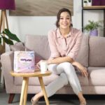 Azra Akın Instagram – Merhaba sevgili anneler, sevgili babalar! 🙌 Canbebe bez testi filmimizde bebekle bebek olayım derken ne hallere girdim gördünüz mü? Şimdi sıra sizde! 💜Gelin, bebekle bebek olduğunuz en tatlı en komik anların videosunu veya fotoğrafını #BebekleBebekOldum etiketiyle, @canbebeturkiye’yi mention’layarak paylaşın. Bez testi jürimiz tarafından seçilen 25 ebeveynimize, 25’şer paket Canbebe hediyemiz olacak. 🎁 Yarışmamız 1 Mart tarihinde sona erecek. Acele edin!  #Canbebe #BezTestiDediğin
