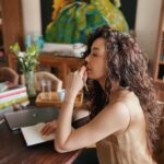 Azra Akın Instagram – Bugün evden çalışıyorum🤓