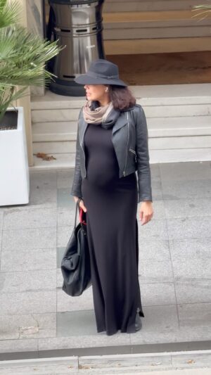 Azra Akın Instagram - Sevgili Yasemin’in objektifinden,toplantı öncesi…🤍