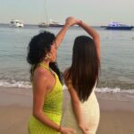 Azra Mian Instagram - 23 years being best friends ❤️🎂