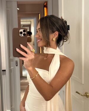 Azra Mian Instagram - 📍🇫🇷