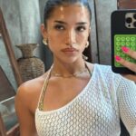 Azra Mian Instagram - 🤳🏽