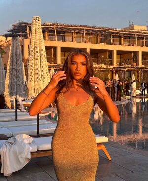 Azra Mian Instagram - 📍 Ibiza