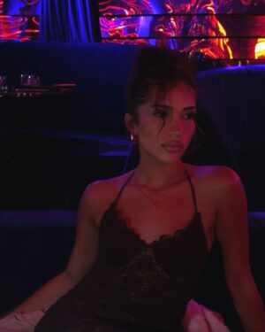Azra Mian Instagram - Look here