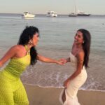 Azra Mian Instagram - 23 years being best friends ❤️🎂