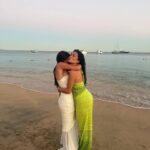 Azra Mian Instagram - 23 years being best friends ❤️🎂