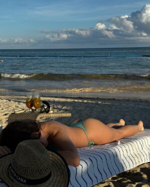 Azul Guaita Instagram - Beachin’ in my fav place